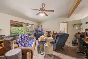 5121 Cloverlawn Dr, Grants Pass, OR 97527 - Photo 8