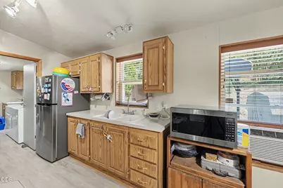 5121 Cloverlawn Drive, Grants Pass, OR 97527 - Photo 12
