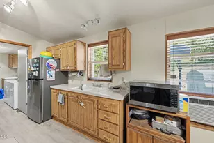 5121 Cloverlawn Dr, Grants Pass, OR 97527 - Photo 12