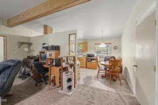 5121 Cloverlawn Dr, Grants Pass, OR 97527 - Photo 10