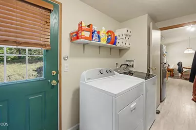 5121 Cloverlawn Drive, Grants Pass, OR 97527 - Photo 16