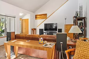 922 NW Ogden Ave, Bend, OR 97703 - Photo 8