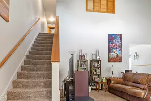 922 NW Ogden Ave, Bend, OR 97703 - Photo 6