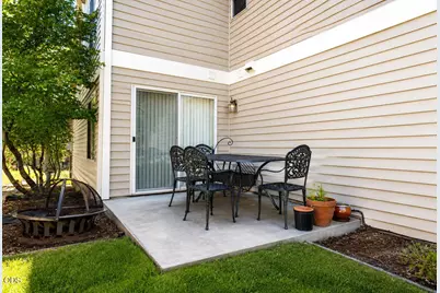 922 NW Ogden Avenue, Bend, OR 97703 - Photo 2