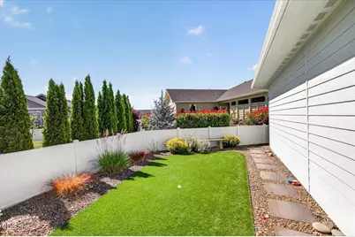 1618 River Run Street, Central Point, OR 97502 - Photo 34