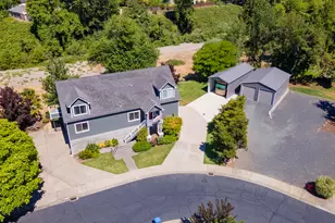 106 Creek View Ln, Rogue River, OR 97537 - Photo 2