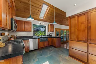 104 NW Dawnhill Ct, Grants Pass, OR 97526 - Photo 8