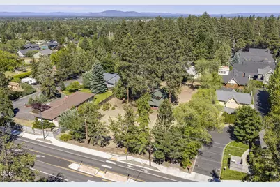 1920 NE 8th Street, Bend, OR 97701 - Photo 10