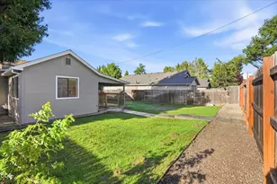 1908 Cunningham Ave, Medford, OR 97501 - Photo 24