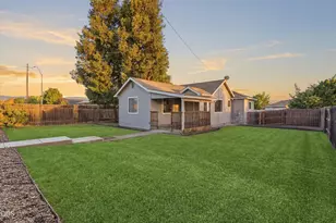 1908 Cunningham Ave, Medford, OR 97501 - Photo 2