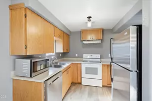 1908 Cunningham Ave, Medford, OR 97501 - Photo 16