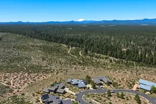 62608 Sparrow Hawk Cir, Bend, OR 97703 - Photo 8