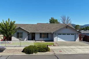 2550 SW Elmer Nelson Ln, Grants Pass, OR 97527 - Photo 2