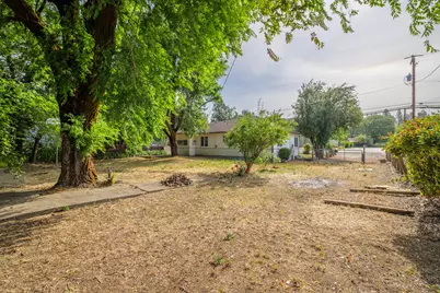 118 S Caves Avenue, Cave Junction, OR 97523 - Photo 30