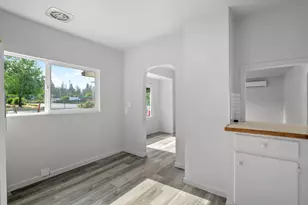 118 S Caves Ave, Cave Junction, OR 97523 - Photo 12