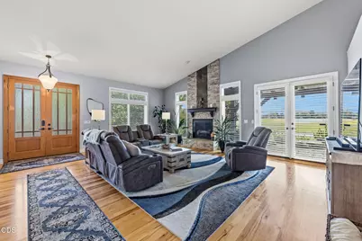 1085 Oak Grove, Eagle Point, OR 97524 - Photo 6