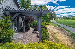 1085 Oak Grove, Eagle Point, OR 97524 - Photo 54
