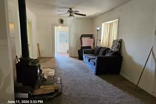 139 S 2nd Ave, Chiloquin, OR 97624 - Photo 4