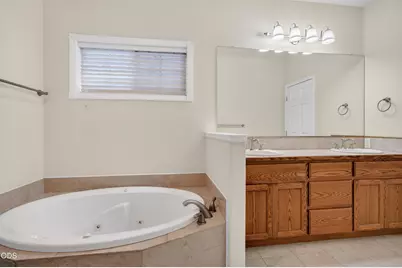 589 N Heights Drive, Eagle Point, OR 97524 - Photo 8