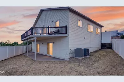 589 N Heights Drive, Eagle Point, OR 97524 - Photo 10