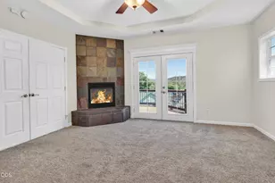 589 N Heights Dr, Eagle Point, OR 97524 - Photo 6