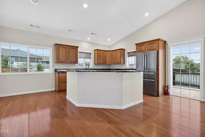 589 N Heights Drive, Eagle Point, OR 97524 - Photo 4