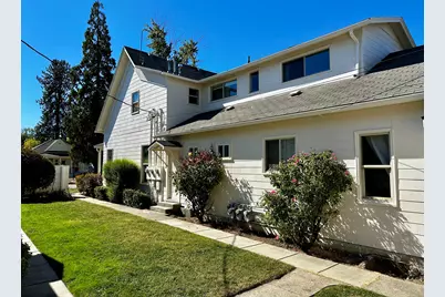325 W 4th Street, Medford, OR 97501 - Photo 8