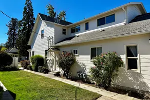 325 W 4th St, Medford, OR 97501 - Photo 8