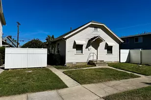 325 W 4th St, Medford, OR 97501 - Photo 6