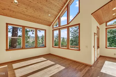 307 Hillcrest Street, Ashland, OR 97520 - Photo 4