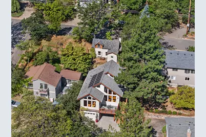 307 Hillcrest Street, Ashland, OR 97520 - Photo 2