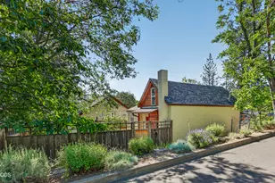 307 Hillcrest St, Ashland, OR 97520 - Photo 40
