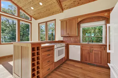 307 Hillcrest Street, Ashland, OR 97520 - Photo 8