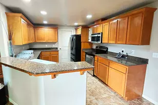 3272 Nellie Ettinger Ln, Medford, OR 97504 - Photo 4