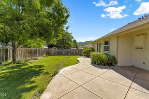 2690 SW Trinity Way, Grants Pass, OR 97527 - Photo 26