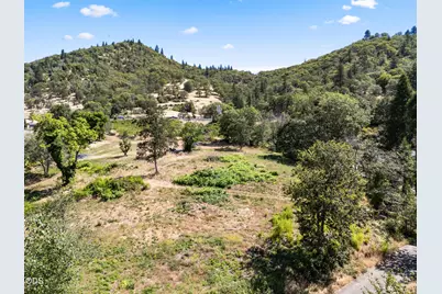 701 NE Tokay, Grants Pass, OR 97526 - Photo 14