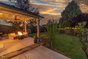 21314 SE Daylily Ave, Bend, OR 97702 - Photo 8
