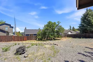 1975 NE Butler Market Rd, Bend, OR 97701 - Photo 20