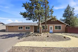 1975 NE Butler Market Rd, Bend, OR 97701 - Photo 2