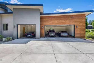 19460 Randall Ct, Bend, OR 97702 - Photo 40