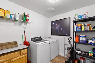 1223 NW Fresno Ave, Bend, OR 97703 - Photo 12