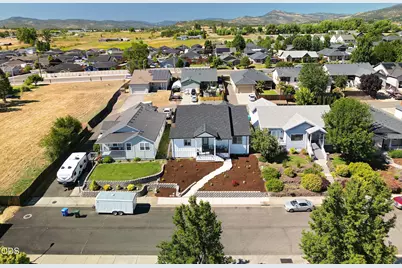 990 Win Way, Eagle Point, OR 97524 - Photo 38