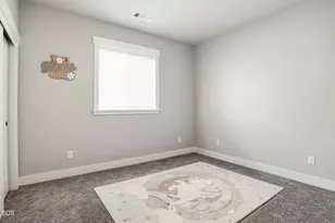 990 Win Way, Eagle Point, OR 97524 - Photo 14