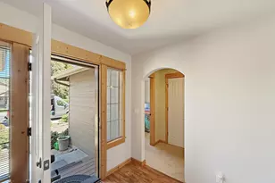 2021 SW 41st St, Redmond, OR 97756 - Photo 4