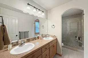 2021 SW 41st St, Redmond, OR 97756 - Photo 18