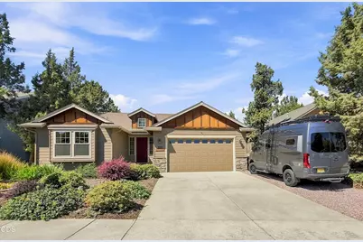 2021 SW 41st Street, Redmond, OR 97756 - Photo 2