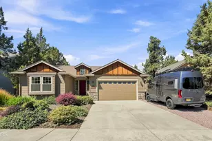 2021 SW 41st St, Redmond, OR 97756 - Photo 2
