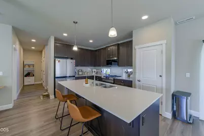 300 NW Double Eagle Avenue, Madras, OR 97741 - Photo 12