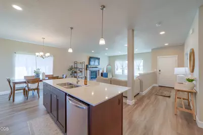 300 NW Double Eagle Avenue, Madras, OR 97741 - Photo 14