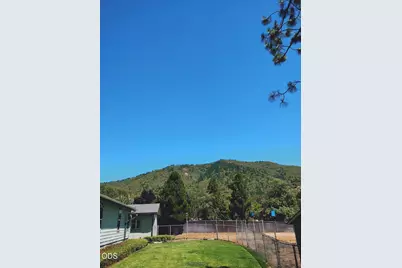 423 E Glenwood Street, Grants Pass, OR 97527 - Photo 4